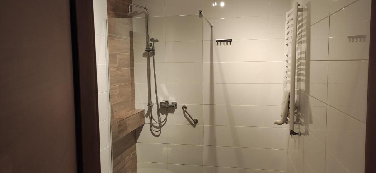 Hotel Przylesie Sieroslaw  Экстерьер фото