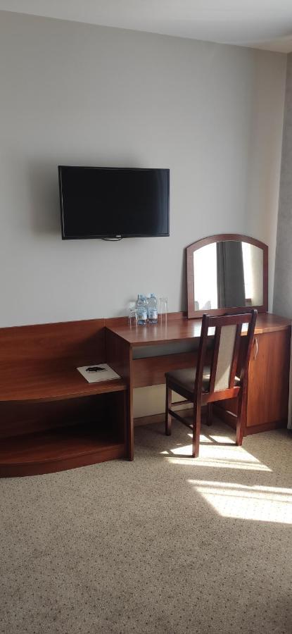 Hotel Przylesie Sieroslaw  Экстерьер фото