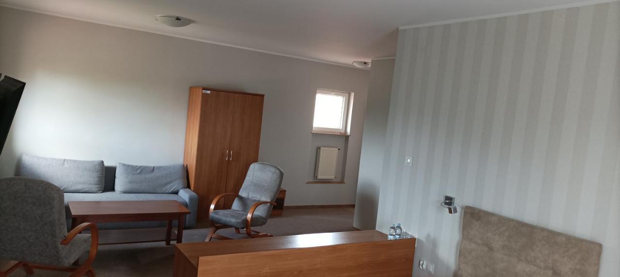 Hotel Przylesie Sieroslaw  Экстерьер фото