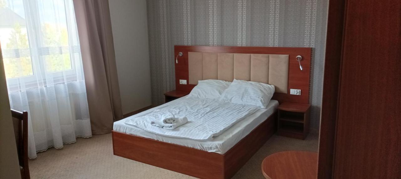 Hotel Przylesie Sieroslaw  Экстерьер фото