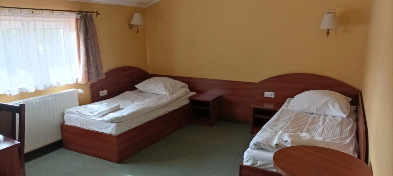 Hotel Przylesie Sieroslaw  Экстерьер фото
