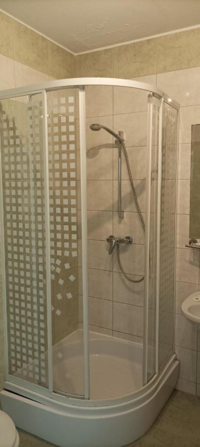Hotel Przylesie Sieroslaw  Экстерьер фото